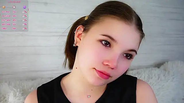 Snapshot of SolBurri chatting on 02/28/26, 01:17 SolBurri online show from 02/28/26, 01:17