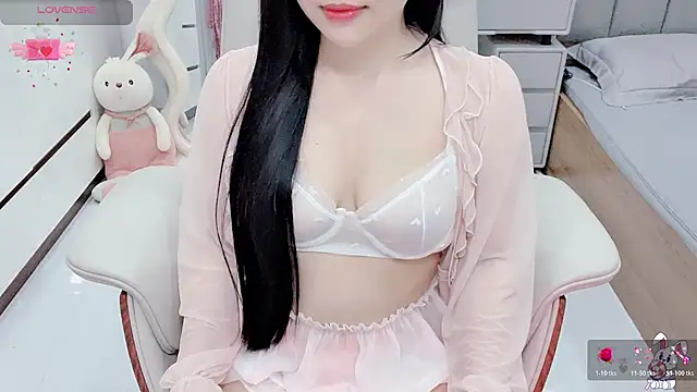Snapshot of KellyCin chatting on 07/28/26, 04:16 KellyCin online show from 07/28/26, 04:16