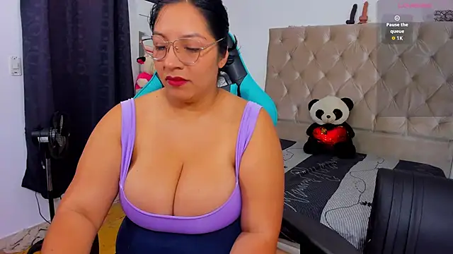 lulu parker online show from 12/17/25, 02:23