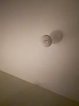 Snapshot of uptomisch chatting on 12/14/25, 01:11 uptomisch online show from 12/14/25, 01:11