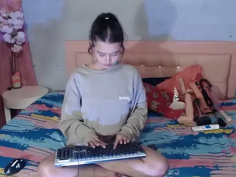 Snapshot of Sara_jhons21 chatting on 12/20/25, 11:56 Sara jhons21 online show from 12/20/25, 11:56