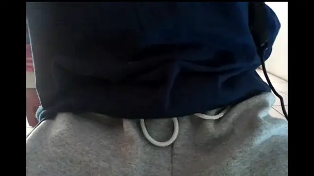 Snapshot of hydrum04 chatting on 12/15/25, 09:41 hydrum04 online show from 12/15/25, 09:41