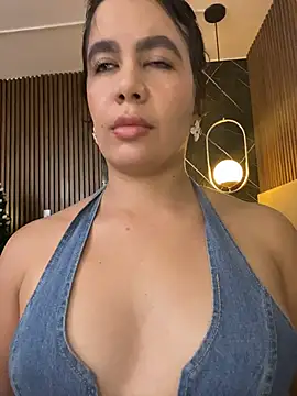 Snapshot of ValentinaEliot chatting on 01/08/26, 01:30 ValentinaEliot online show from 01/08/26, 01:30