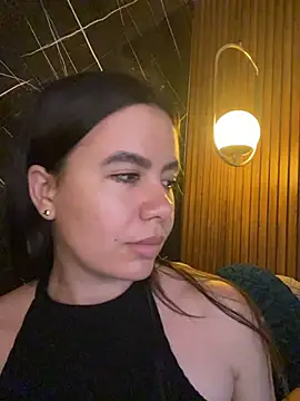 Snapshot of ValentinaEliot chatting on 04/04/26, 04:22 ValentinaEliot online show from 04/04/26, 04:22