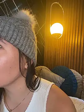 Snapshot of ValentinaEliot chatting on 04/04/26, 04:26 ValentinaEliot online show from 04/04/26, 04:26