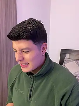 Goldenknight33 online show from 04/28/26, 03:06
