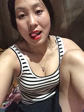 Snapshot of bae-asian chatting on 04/12/26, 10:31 bae-asian online show from 04/12/26, 10:31
