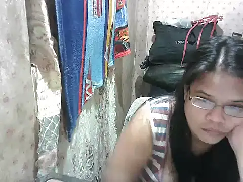 Snapshot of Hotty_babe23 chatting on 12/14/25, 09:36 Hotty babe23 online show from 12/14/25, 09:36