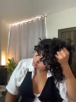 ladulcemary  online show from 04/25/26, 07:22