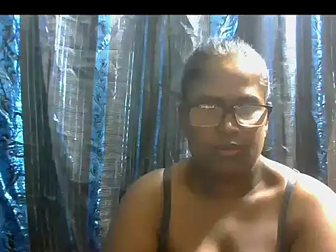 Snapshot of Exotic_indian95 chatting on 12/21/25, 06:15 Exotic indian95 online show from 12/21/25, 06:15