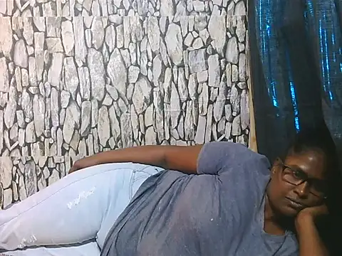 Snapshot of Exotic_indian95 chatting on 01/16/26, 04:05 Exotic indian95 online show from 01/16/26, 04:05