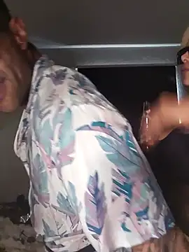 Snapshot of Chesarini chatting on 12/14/25, 07:18 Chesarini online show from 12/14/25, 07:18