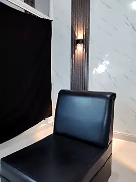 Snapshot of CaramelDesire chatting on 04/18/26, 12:47 CaramelDesire online show from 04/18/26, 12:47