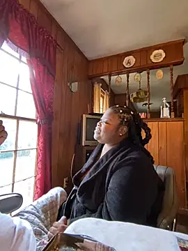 Snapshot of wettmouth1984 chatting on 12/17/25, 08:37 wettmouth1984 online show from 12/17/25, 08:37