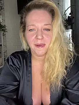 JenniferCarmen online show from 04/27/26, 02:09