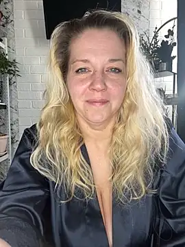 JenniferCarmen online show from 05/01/26, 01:21