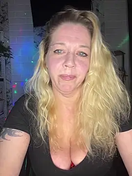 JenniferCarmen online show from 05/06/26, 04:34