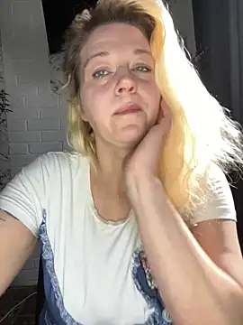 JenniferCarmen online show from 05/08/26, 02:17