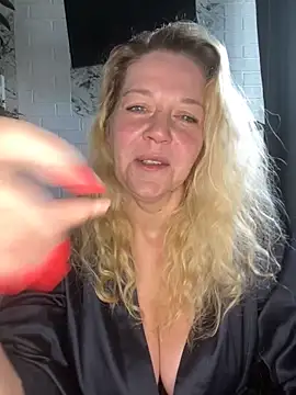 JenniferCarmen online show from 05/12/26, 01:14