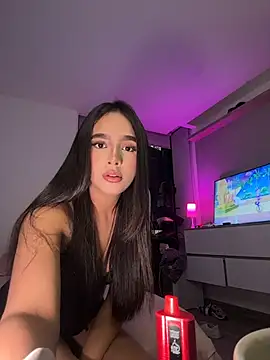 Snapshot of BelaXMeganOfficial chatting on 12/16/25, 01:32 BelaXMeganOfficial online show from 12/16/25, 01:32