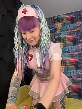 Tattoo  Moon online show from 04/25/26, 11:02