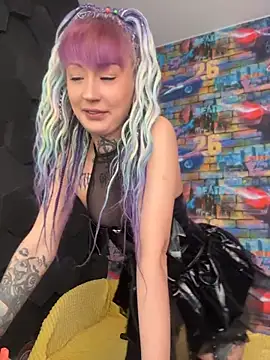 Tattoo  Moon online show from 05/05/26, 06:10