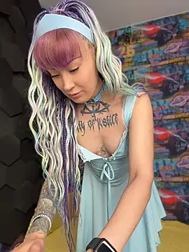 Tattoo  Moon online show from 05/08/26, 12:38