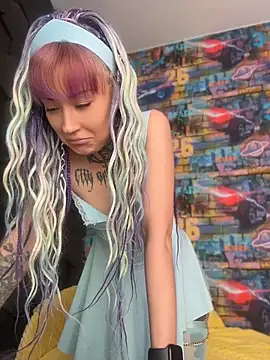 Tattoo  Moon online show from 05/08/26, 10:59