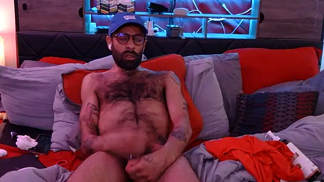 Snapshot of LilBrownPKB chatting on 12/20/25, 09:22 LilBrownPKB online show from 12/20/25, 09:22