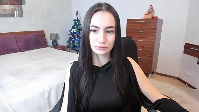 Snapshot of MiraaLes chatting on 12/19/25, 12:23 MiraaLes online show from 12/19/25, 12:23