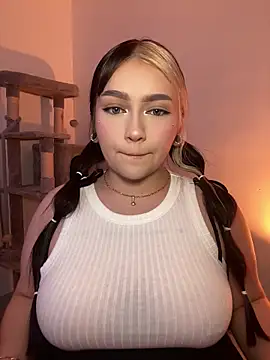 Daniela ruizz online show from 06/17/26, 03:42