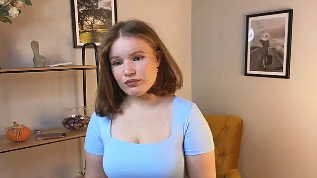 Snapshot of Michele_Menbat chatting on 12/14/25, 10:42 Michele Menbat online show from 12/14/25, 10:42