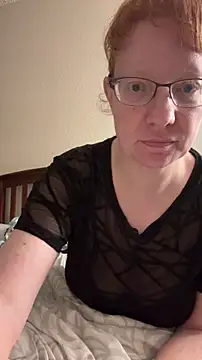 Snapshot of Lenaravenswood chatting on 12/16/25, 07:46 Lenaravenswood online show from 12/16/25, 07:46