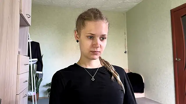 ZaidaSchwarten online show from 06/01/26, 07:10
