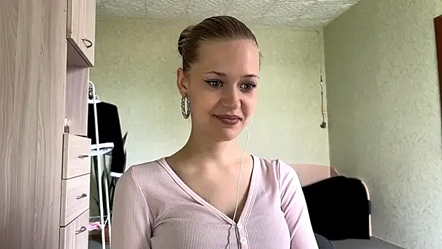 ZaidaSchwarten online show from 06/05/26, 06:52