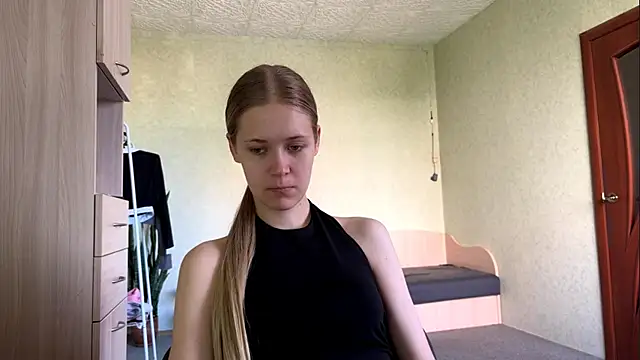 ZaidaSchwarten online show from 06/26/26, 05:12