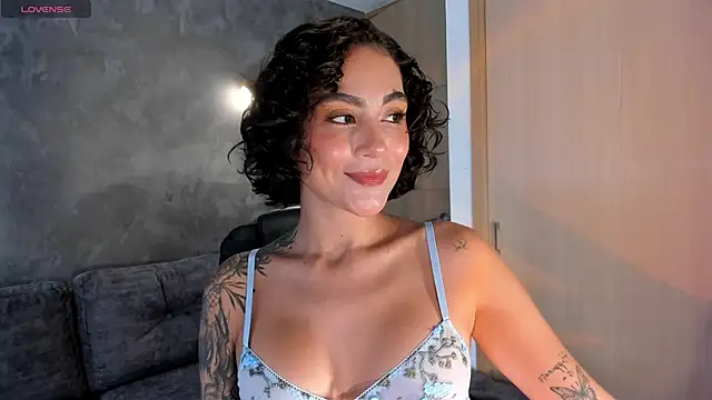 ValerieAustin online show from 05/05/26, 04:37