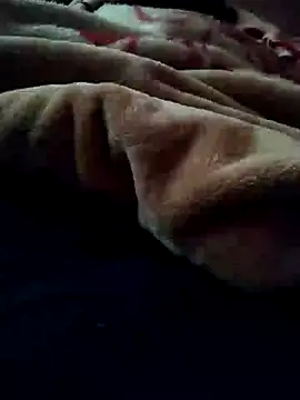 Snapshot of KingZbouba chatting on 12/17/25, 04:35 KingZbouba online show from 12/17/25, 04:35