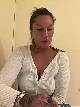 Snapshot of Dirtymind30 chatting on 01/18/26, 06:34 Dirtymind30 online show from 01/18/26, 06:34