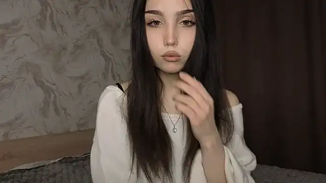 Qwami Amie online show from 05/11/26, 04:04