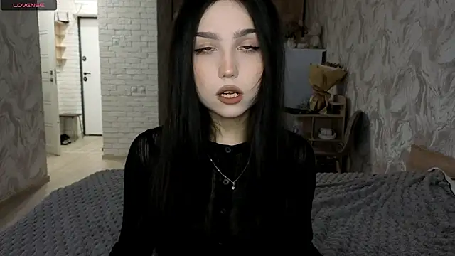 Qwami Amie online show from 06/15/26, 08:05