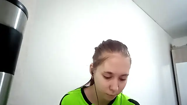 Snapshot of Annette_meow1 chatting on 12/18/25, 07:14 Annette meow1 online show from 12/18/25, 07:14