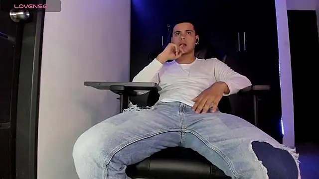 Snapshot of Liam_Mateo chatting on 03/24/26, 12:37 Liam Mateo online show from 03/24/26, 12:37