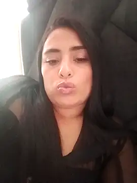 Snapshot of sara_nina chatting on 12/14/25, 08:57 sara nina online show from 12/14/25, 08:57