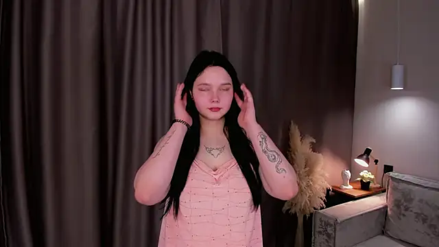 Snapshot of AgataBelson chatting on 12/17/25, 03:18 AgataBelson online show from 12/17/25, 03:18