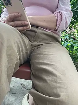 Snapshot of Yumi69 chatting on 03/11/26, 09:04 Yumi69 online show from 03/11/26, 09:04