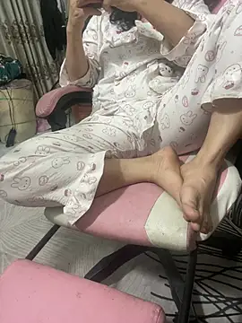 Snapshot of Yumi69 chatting on 03/14/26, 02:44 Yumi69 online show from 03/14/26, 02:44