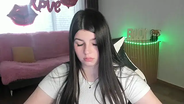 KisaModel online show from 04/28/26, 02:27