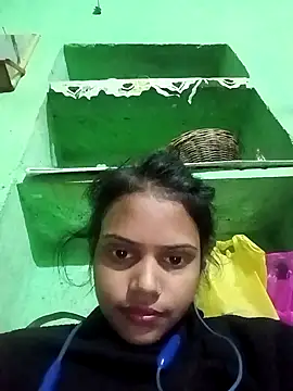 Geetahotx online show from 12/21/25, 12:23