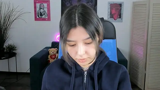 SirenMystiq online show from 12/17/25, 04:57